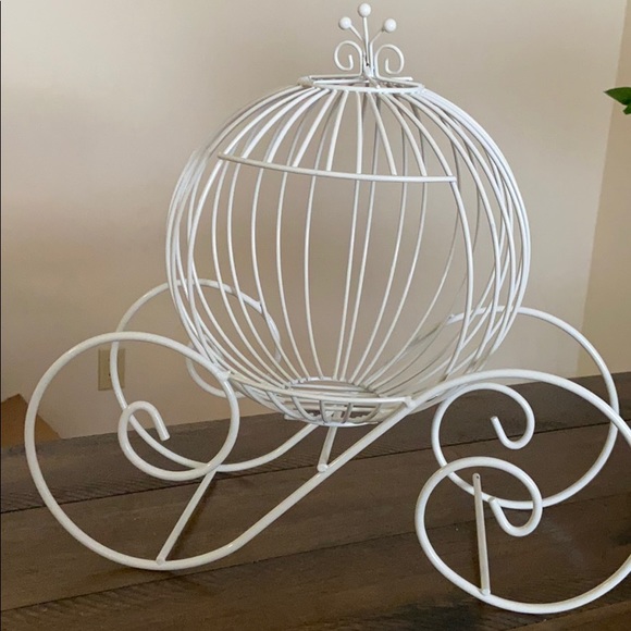 Decor - Picture 3 of 3